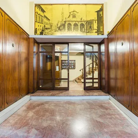 Toc Toc - Modern In *