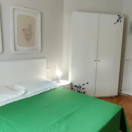 Toc Toc - Modern In *