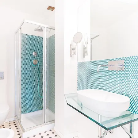 Toc Toc - Modern In Florence