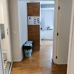 Toc Toc - Modern In